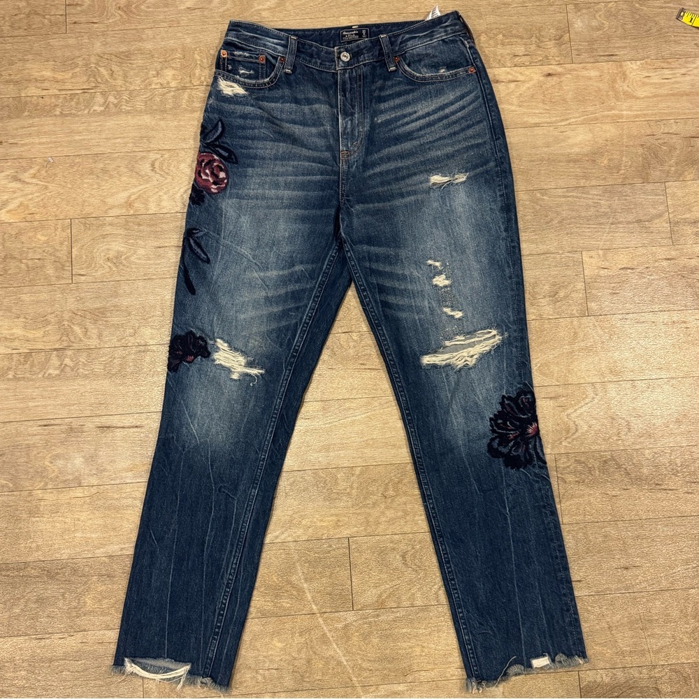 Abercrombie & Fitch Embroidered Distressed Jeans Size 27/4L